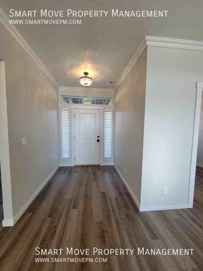 5081 W Philomena St - Photo 2 of 34