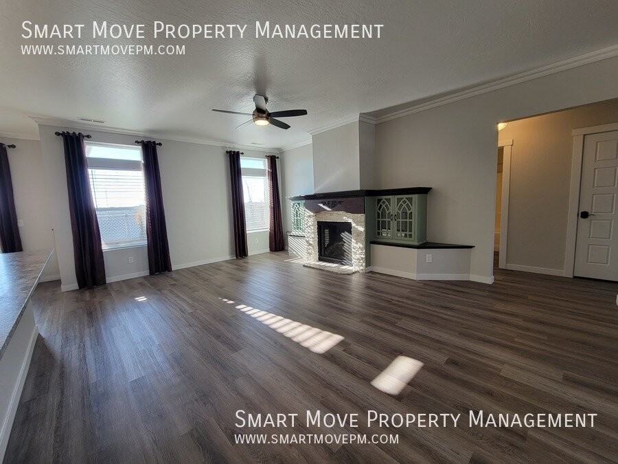 5081 W Philomena St - Photo 5 of 34