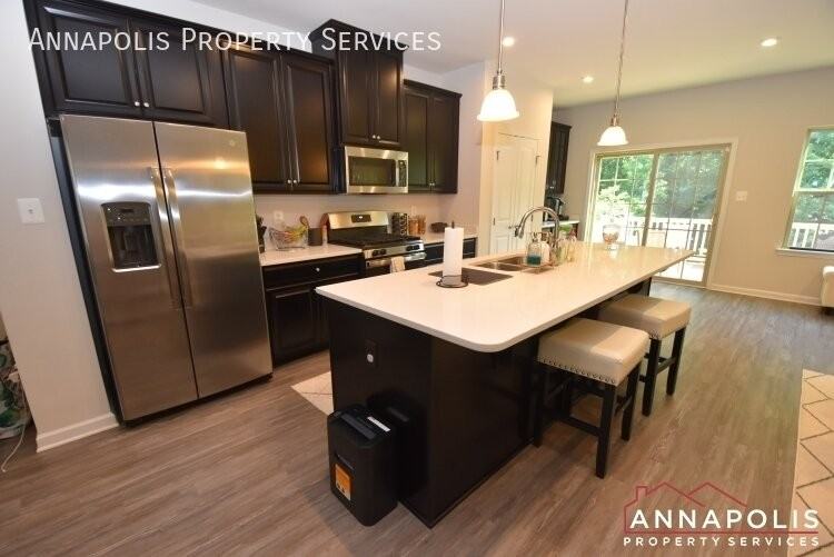 2982 Cornfield Ave - Photo 2 of 30