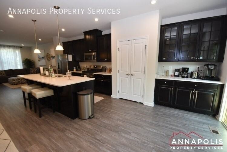 2982 Cornfield Ave - Photo 4 of 30