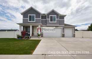 featured image of 4433 S Moulton Cir