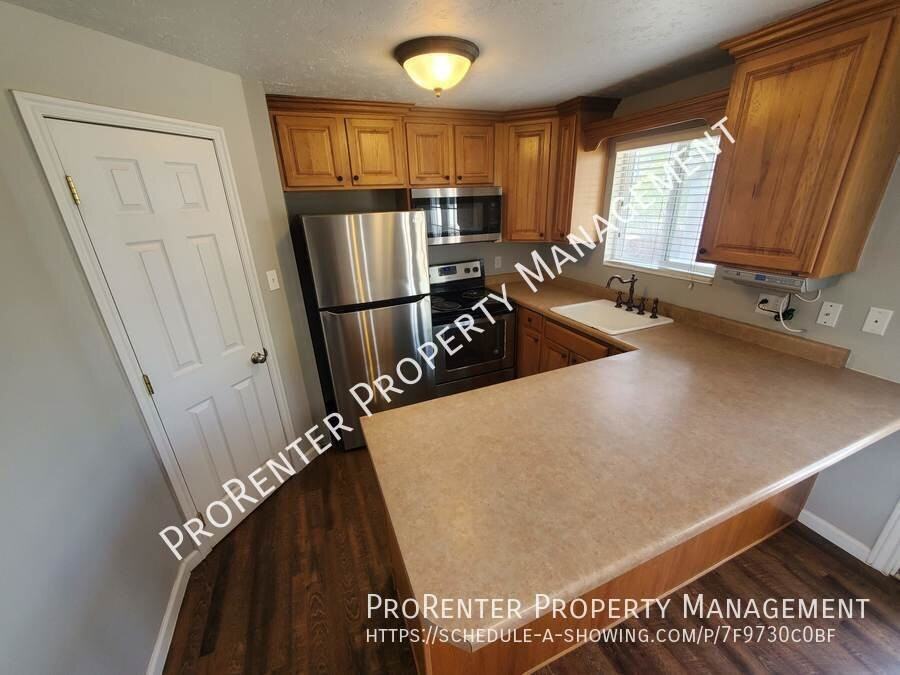 865 E 350 N - Photo 5 of 21
