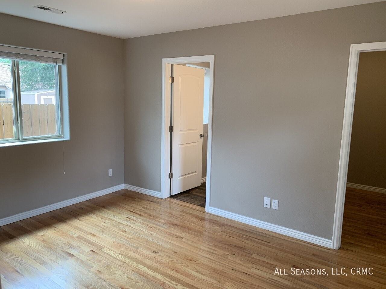 720 S Cascade Ave - Photo 4 of 7