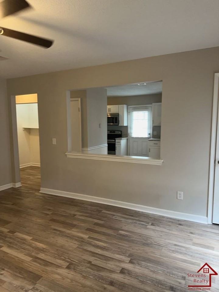 4380 Delashmitt Rd #B - Photo 4 of 21