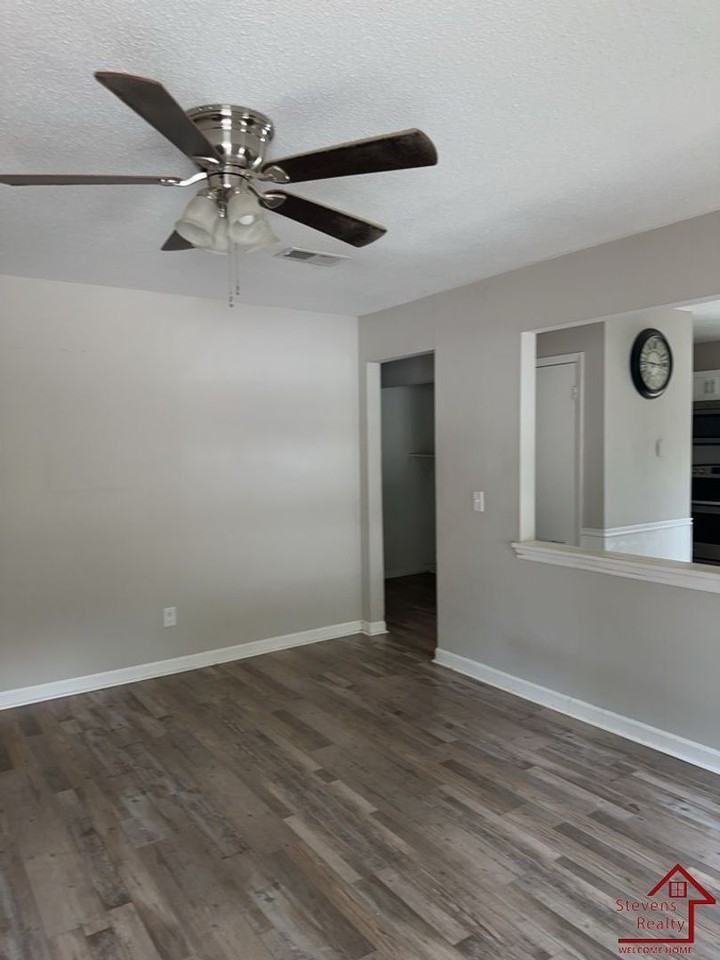 4380 Delashmitt Rd #B - Photo 5 of 21