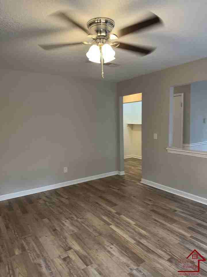 4380 Delashmitt Rd #B - Photo 7 of 21
