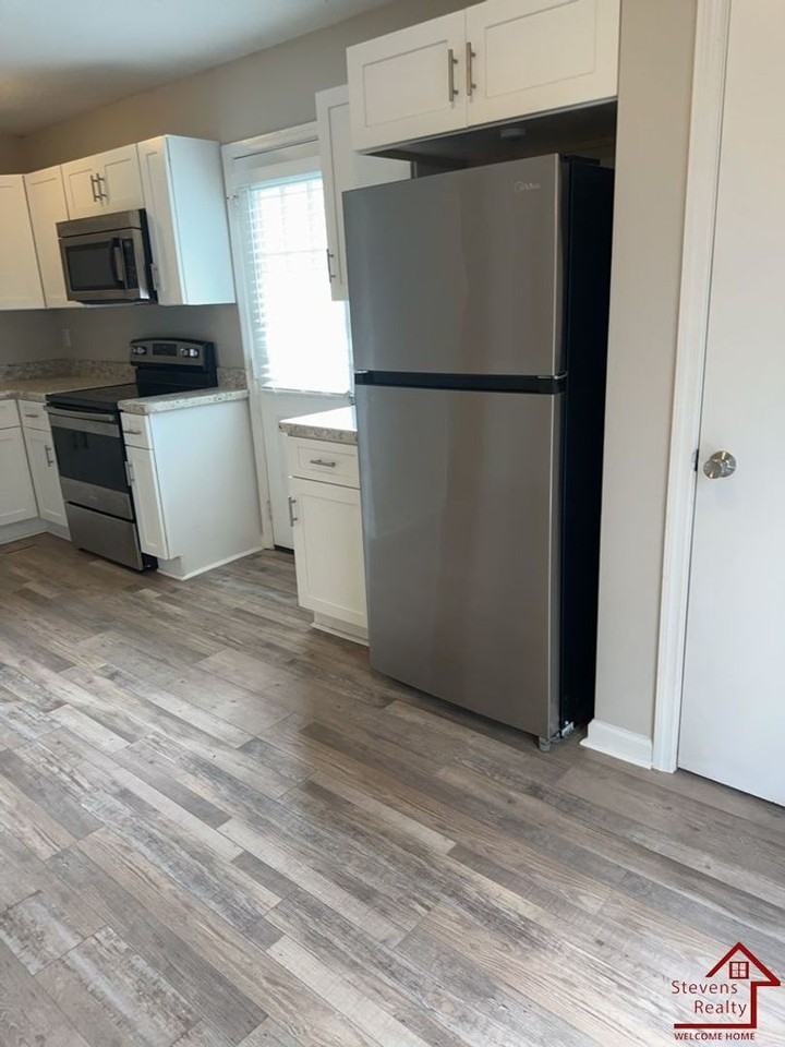 4380 Delashmitt Rd #B - Photo 5 of 22