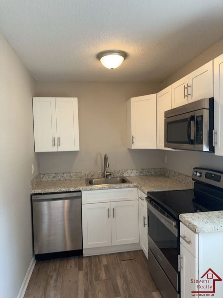4380 Delashmitt Rd #B - Photo 3 of 22