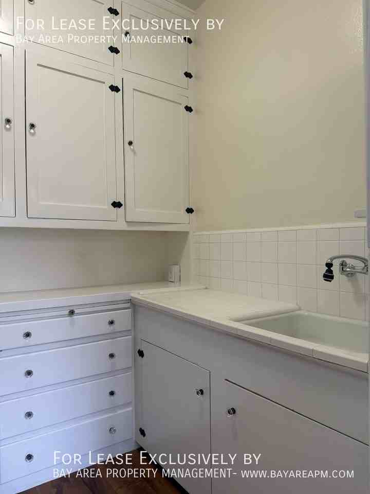 345 Forest Ave #301 - Photo 7 of 12