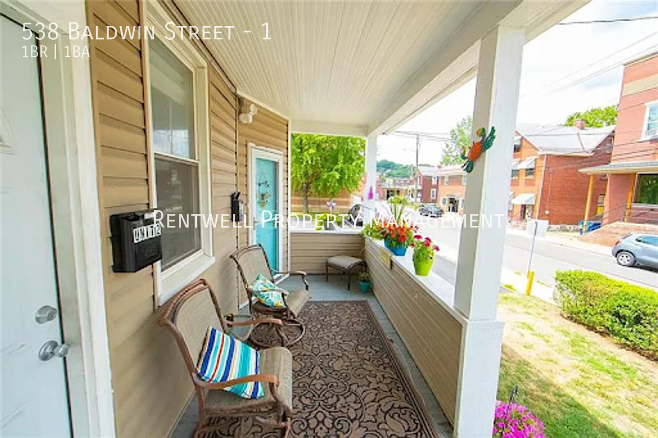 538 Baldwin St #1 - Photo 2 of 8