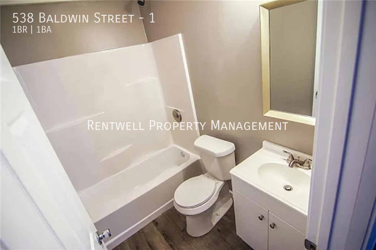538 Baldwin St #1 - Photo 7 of 8