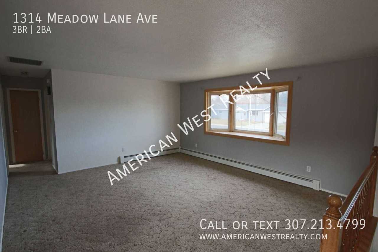 1314 Meadow Lane Ave - Photo 2 of 20