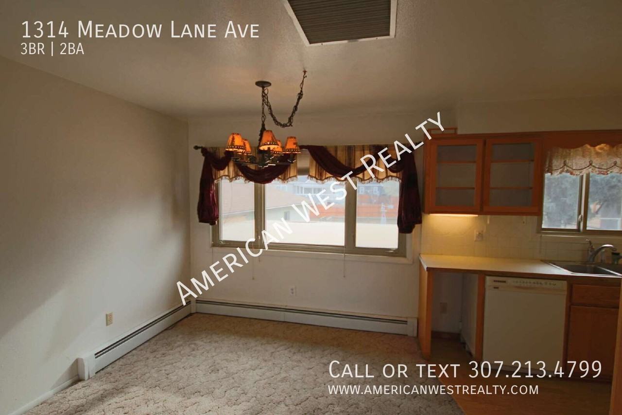 1314 Meadow Lane Ave - Photo 3 of 20