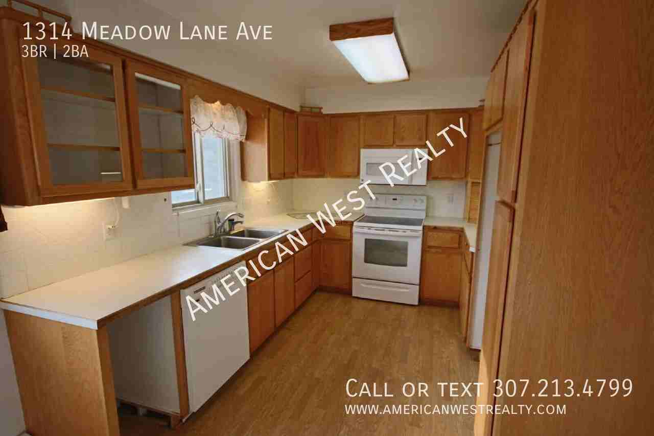 1314 Meadow Lane Ave - Photo 4 of 20
