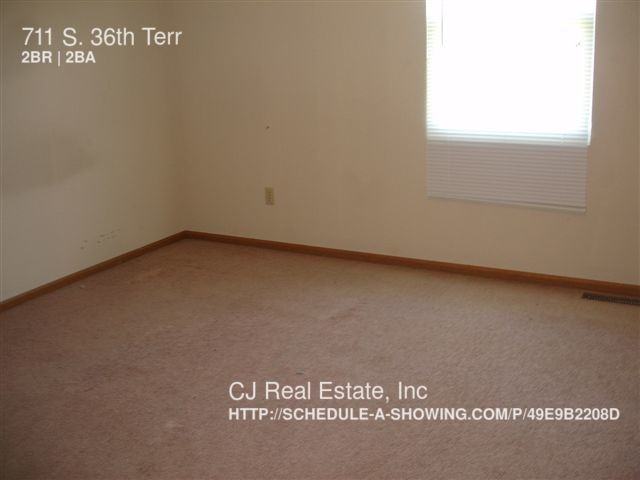 711 Sw 36th Street Ter - Photo 3 of 6