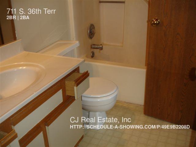 711 Sw 36th Street Ter - Photo 4 of 6