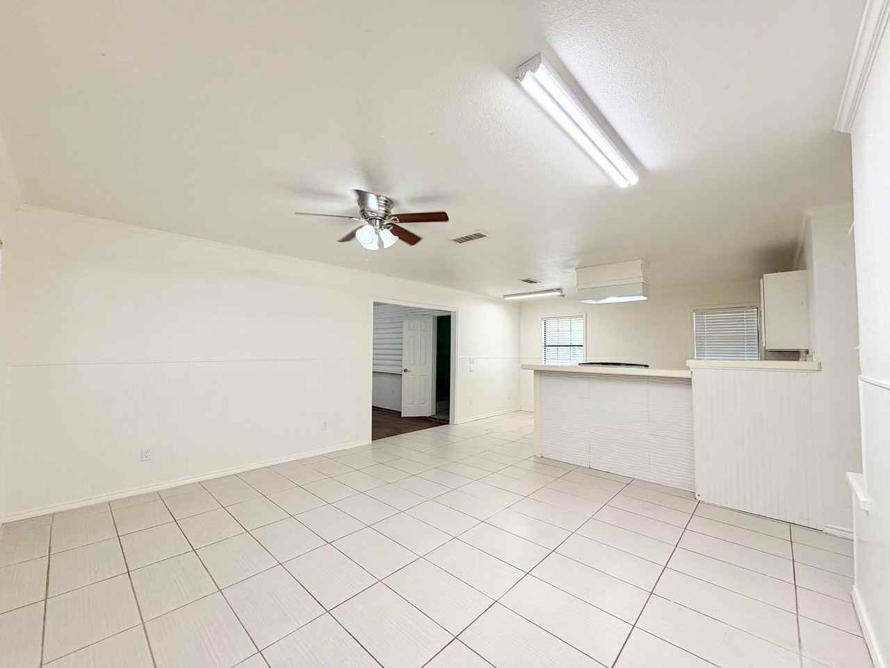 816 Denton Dr - Photo 3 of 21
