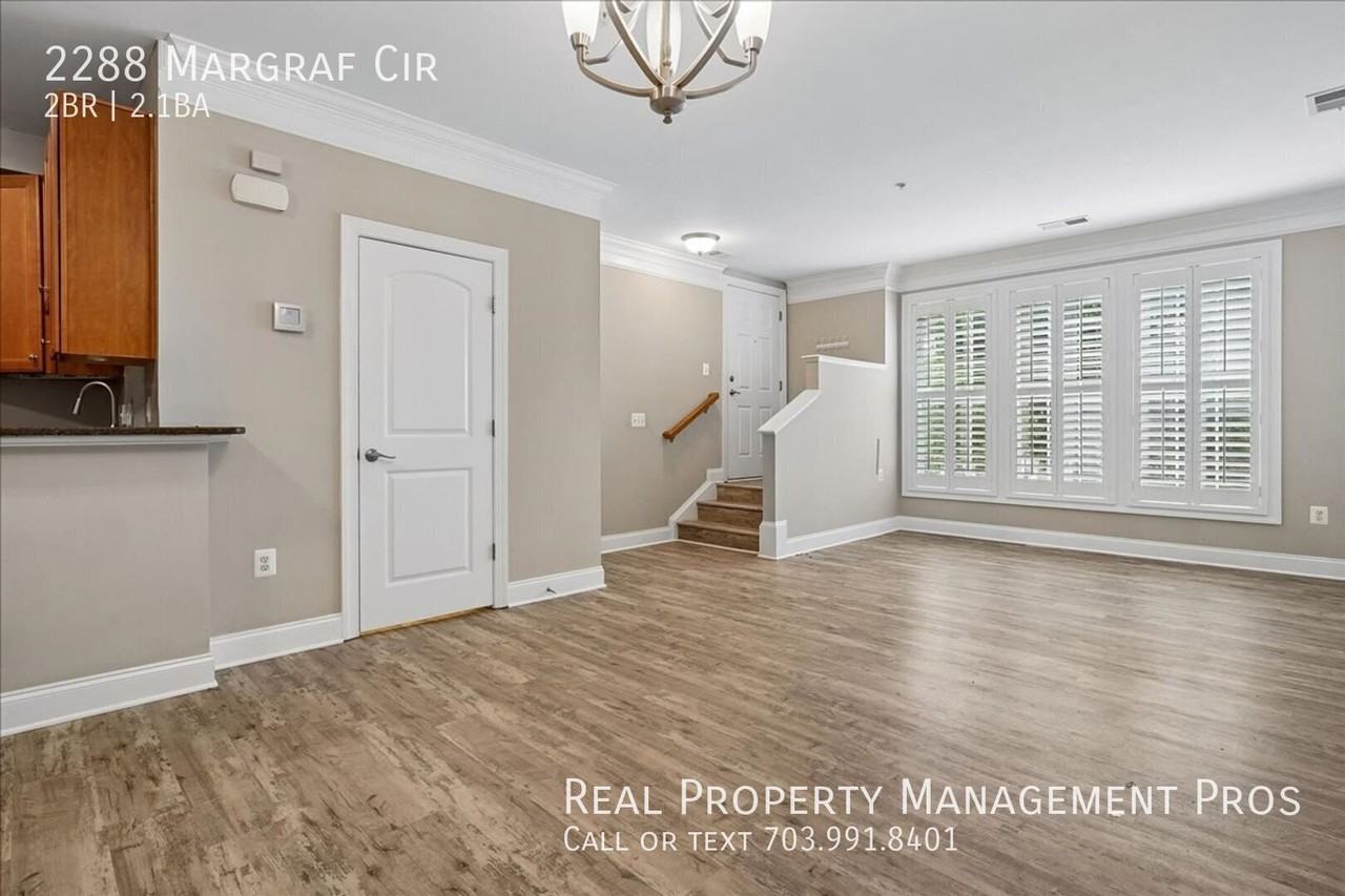 2288 Margraf Cir - Photo 4 of 27