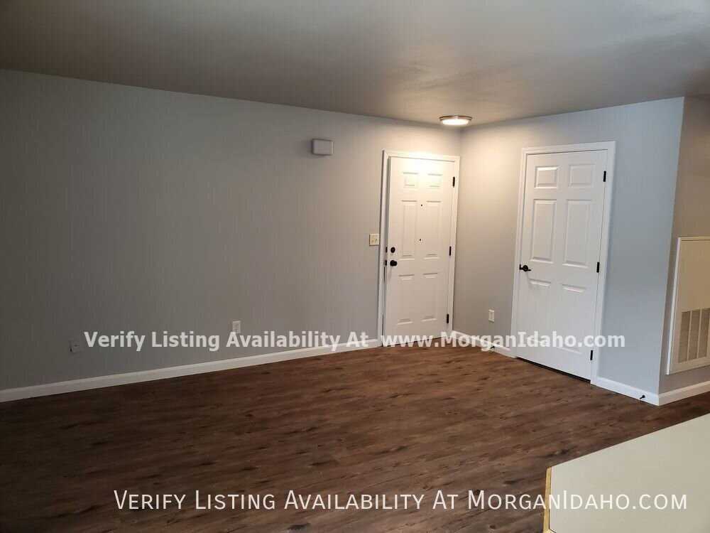 10096 W Garverdale Ln #101 - Photo 2 of 11