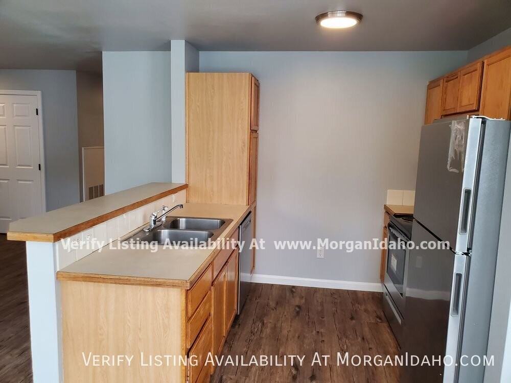 10096 W Garverdale Ln #101 - Photo 4 of 11