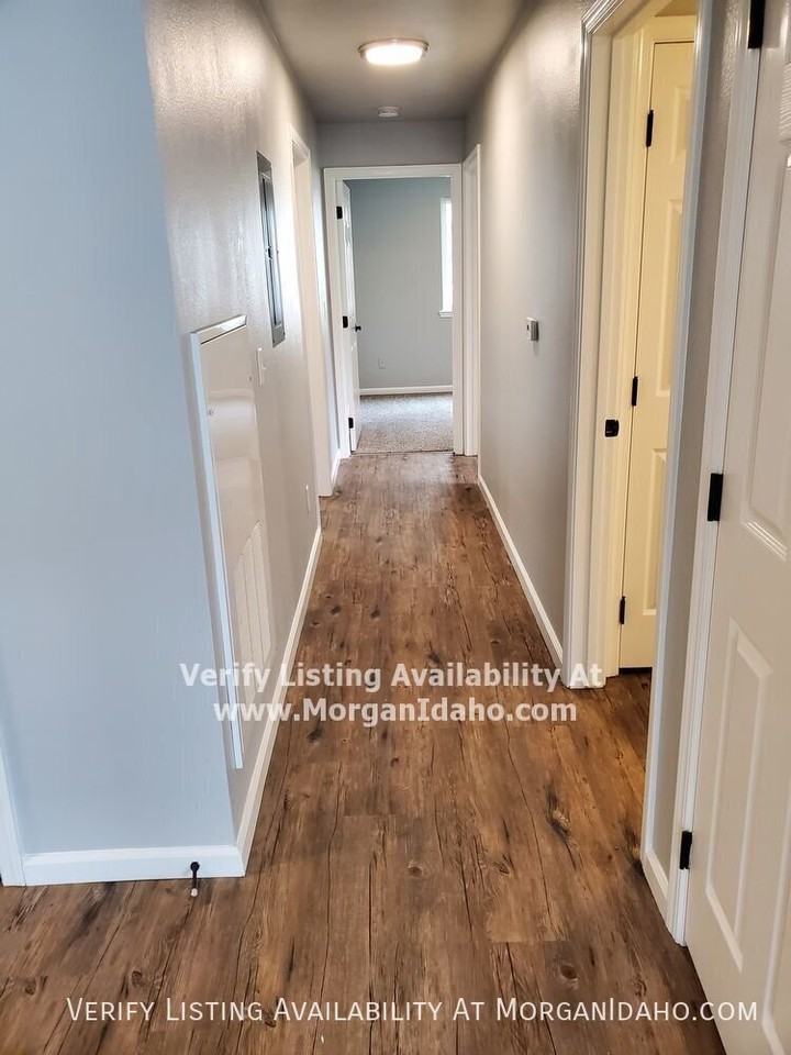 10096 W Garverdale Ln #101 - Photo 6 of 11