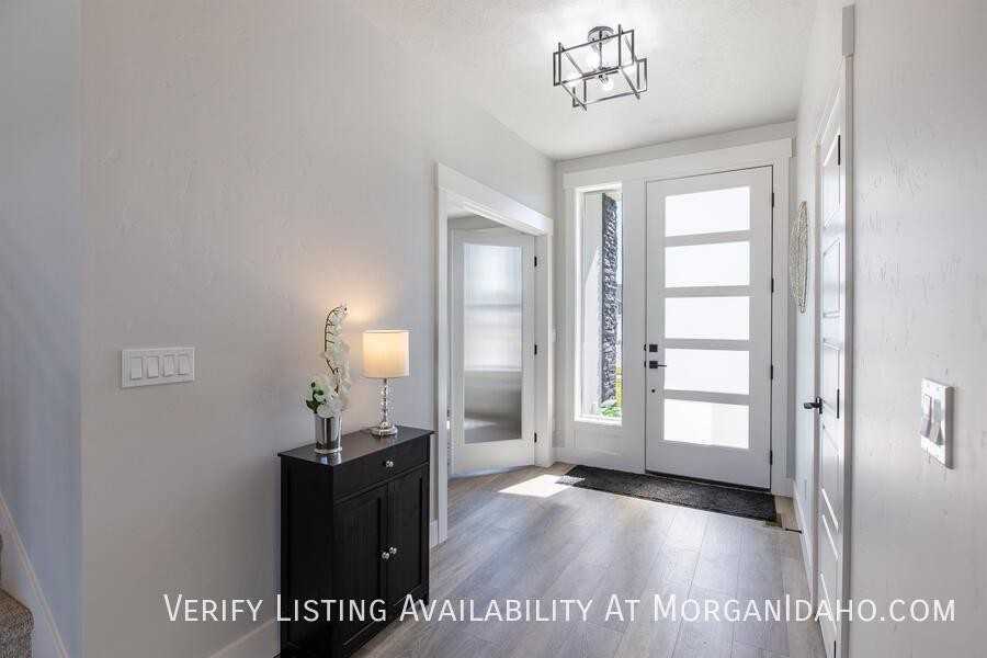 56 E Jarvis St - Photo 2 of 19