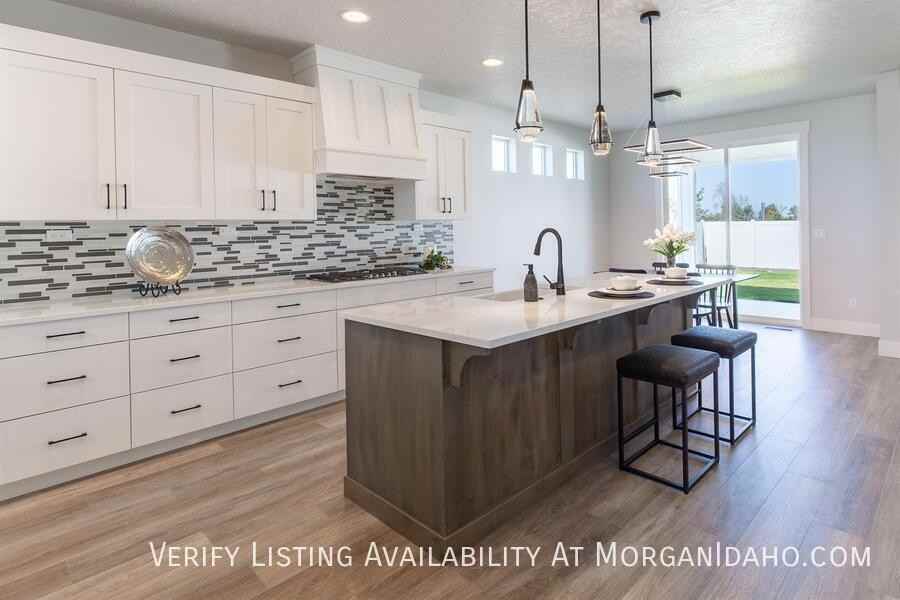 56 E Jarvis St - Photo 5 of 19