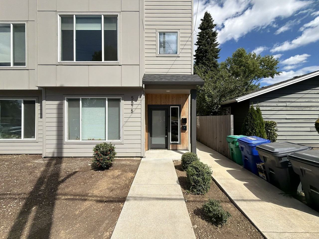5575 Ne Killingsworth St #A - Photo 2 of 36