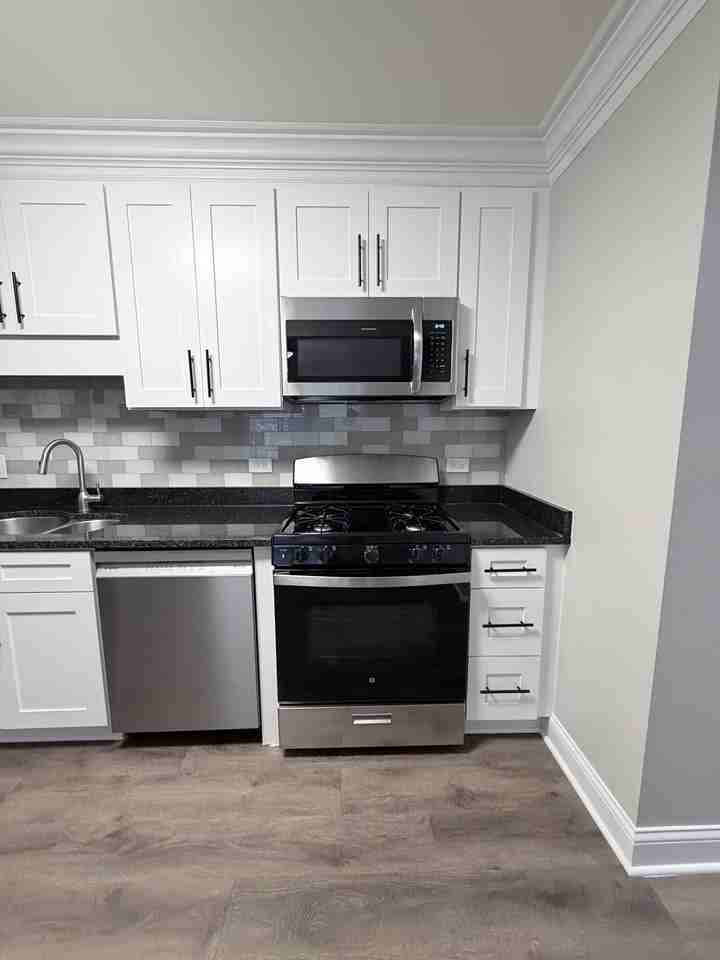 2310 Burlington Ave #2E - Photo 2 of 19