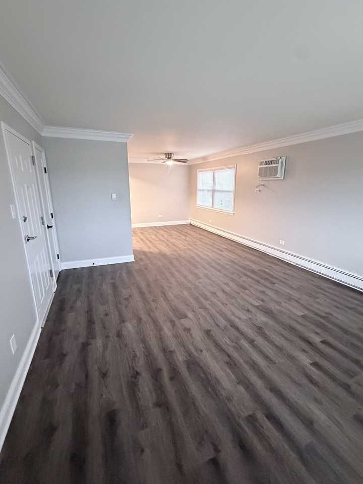 2310 Burlington Ave #2E - Photo 6 of 19