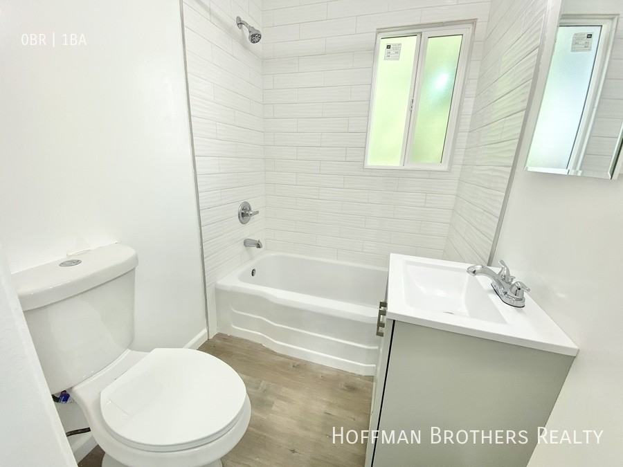 1519 N Laurel Ave #12 - Photo 6 of 6