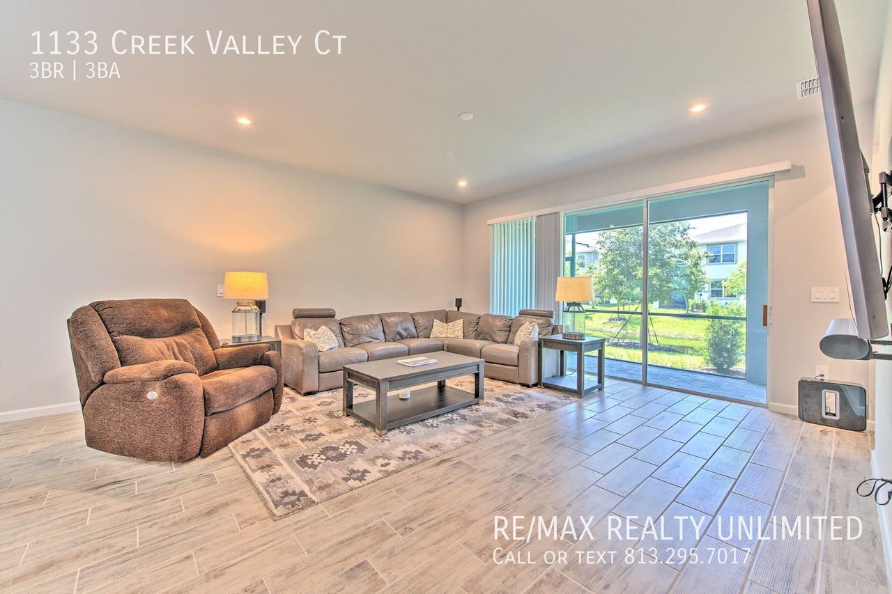 1133 Creek Valley Ct - Photo 3 of 50