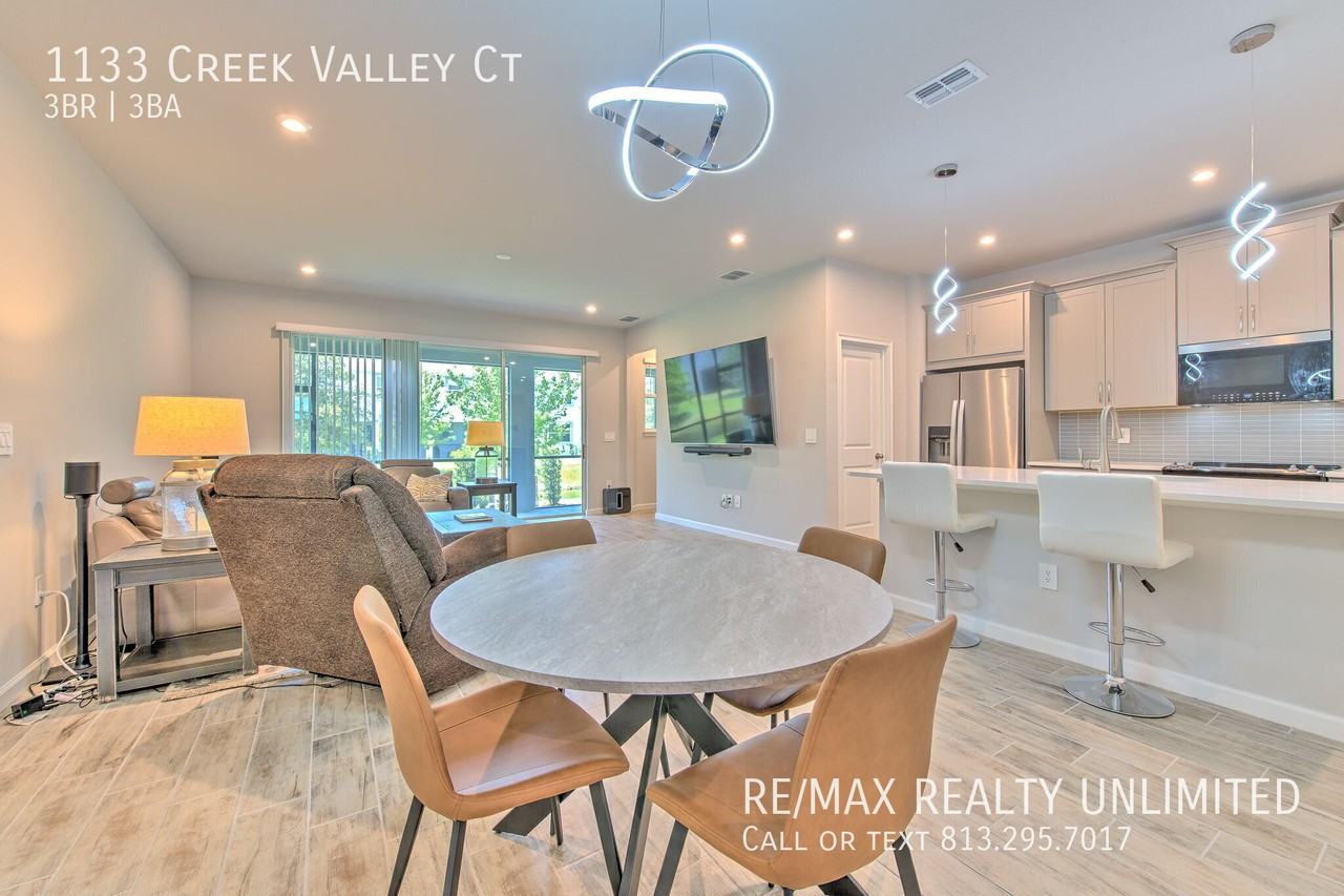 1133 Creek Valley Ct - Photo 6 of 50