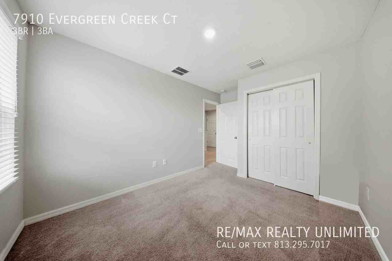 7910 Evergreen Creek Ct - Photo 4 of 44