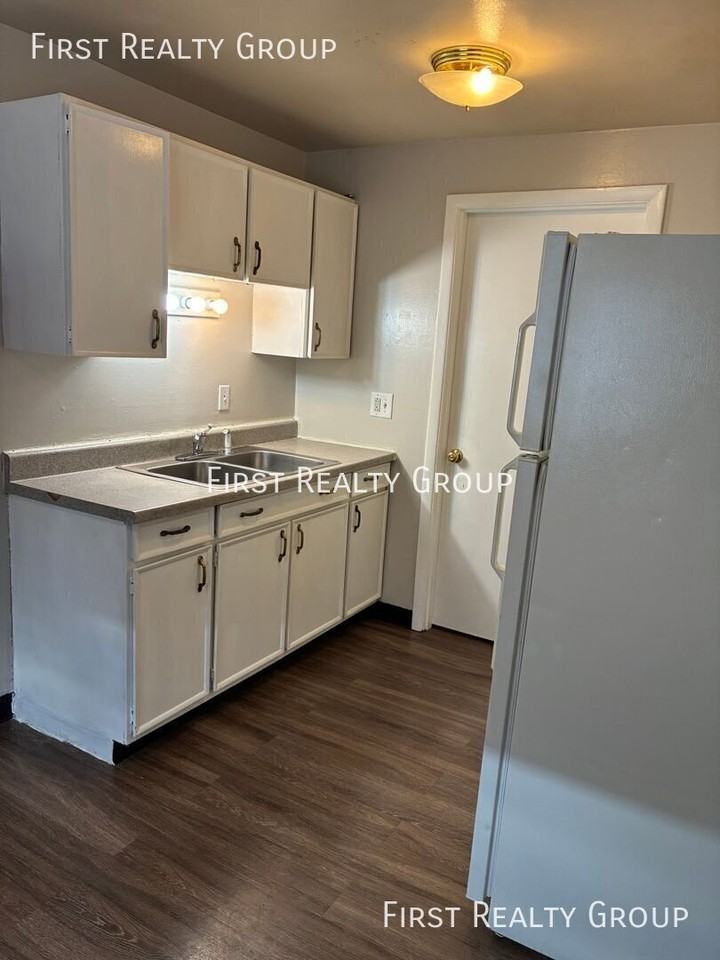 24 Kinnard Ave #B - Photo 5 of 9