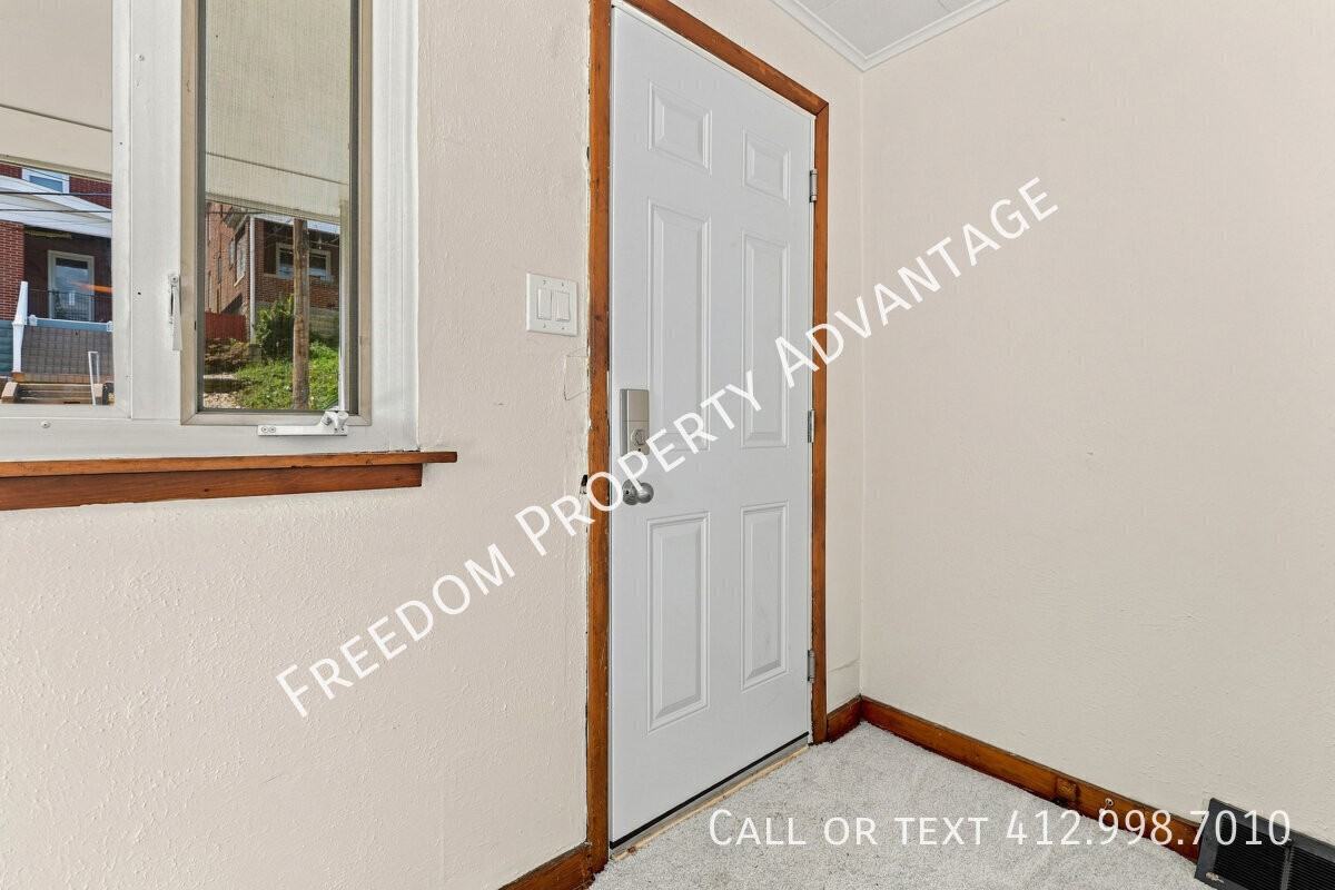 2047 Redrose Ave #1 - Photo 7 of 26