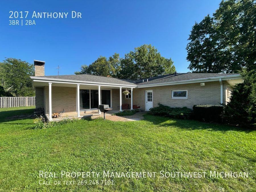 2017 Anthony Dr - Photo 2 of 15