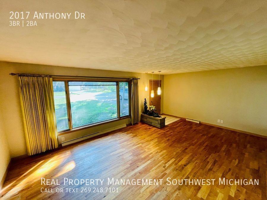 2017 Anthony Dr - Photo 3 of 15