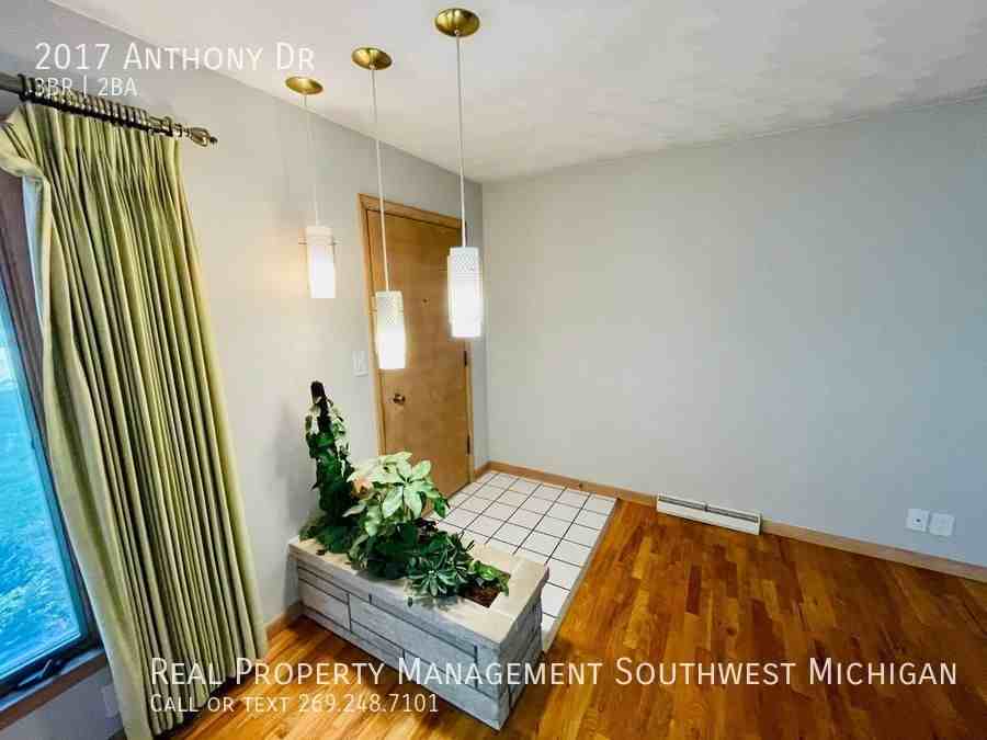 2017 Anthony Dr - Photo 4 of 15
