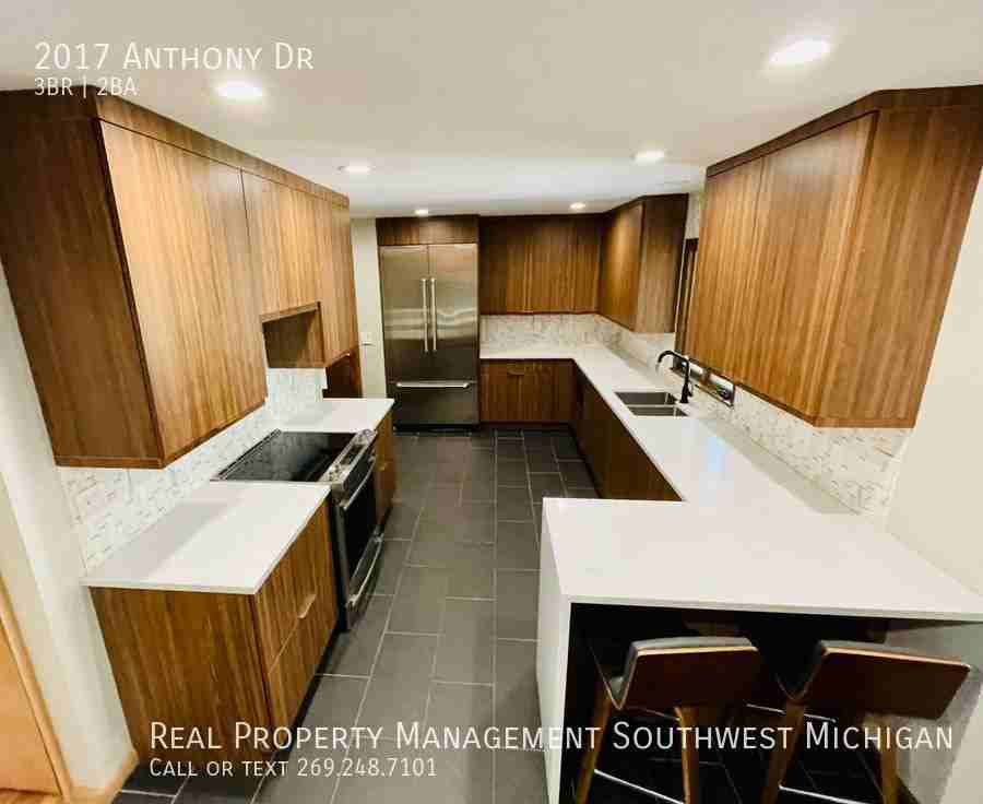 2017 Anthony Dr - Photo 7 of 15