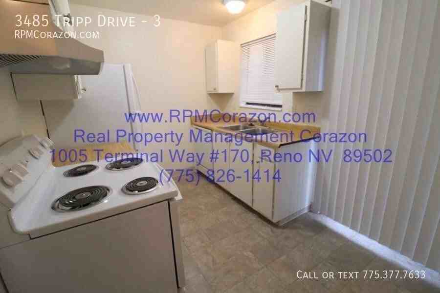 3485 Tripp Dr #3 - Photo 4 of 7