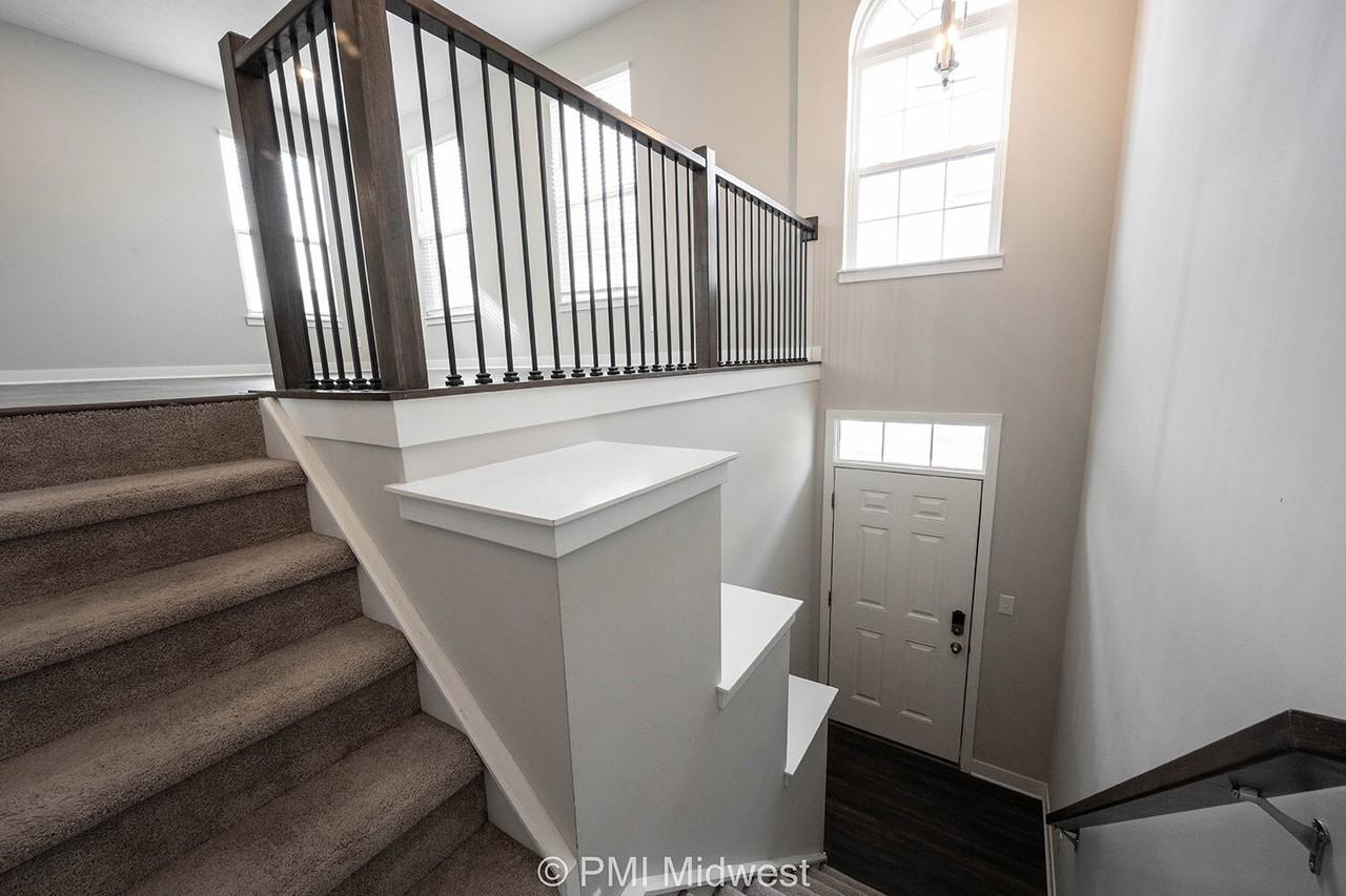 7276 Zanesville Rd - Photo 3 of 36