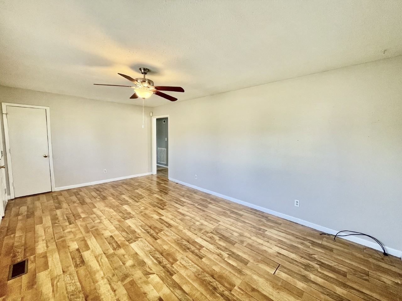7401 Paxton Dr - Photo 3 of 18