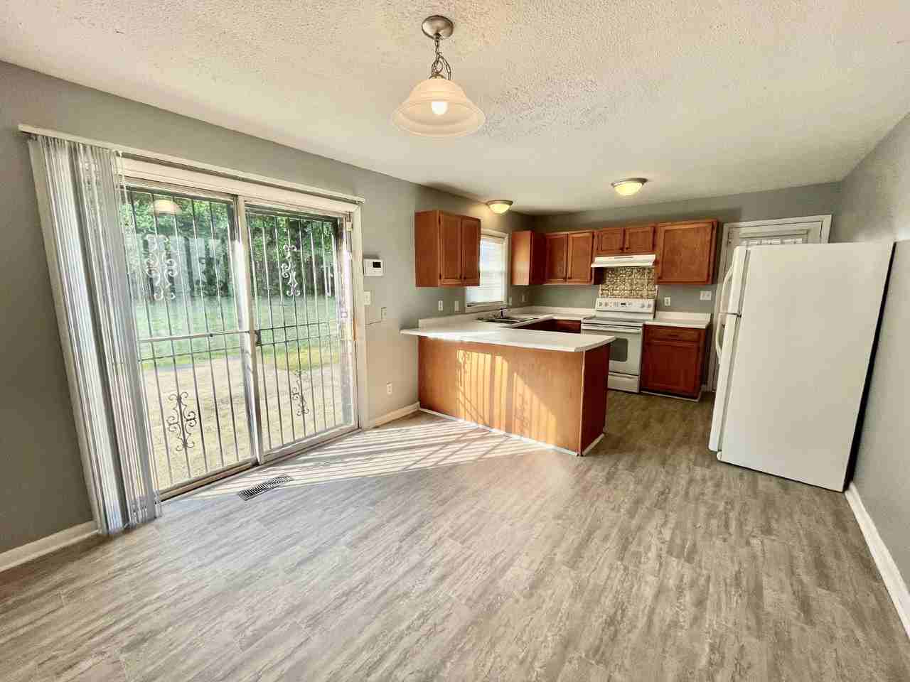 7401 Paxton Dr - Photo 5 of 18