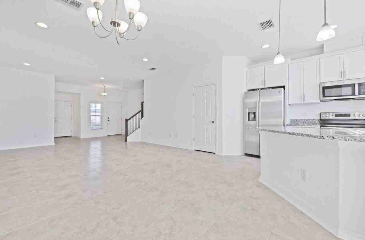 29912 Southwell Ln - Photo 4 of 19