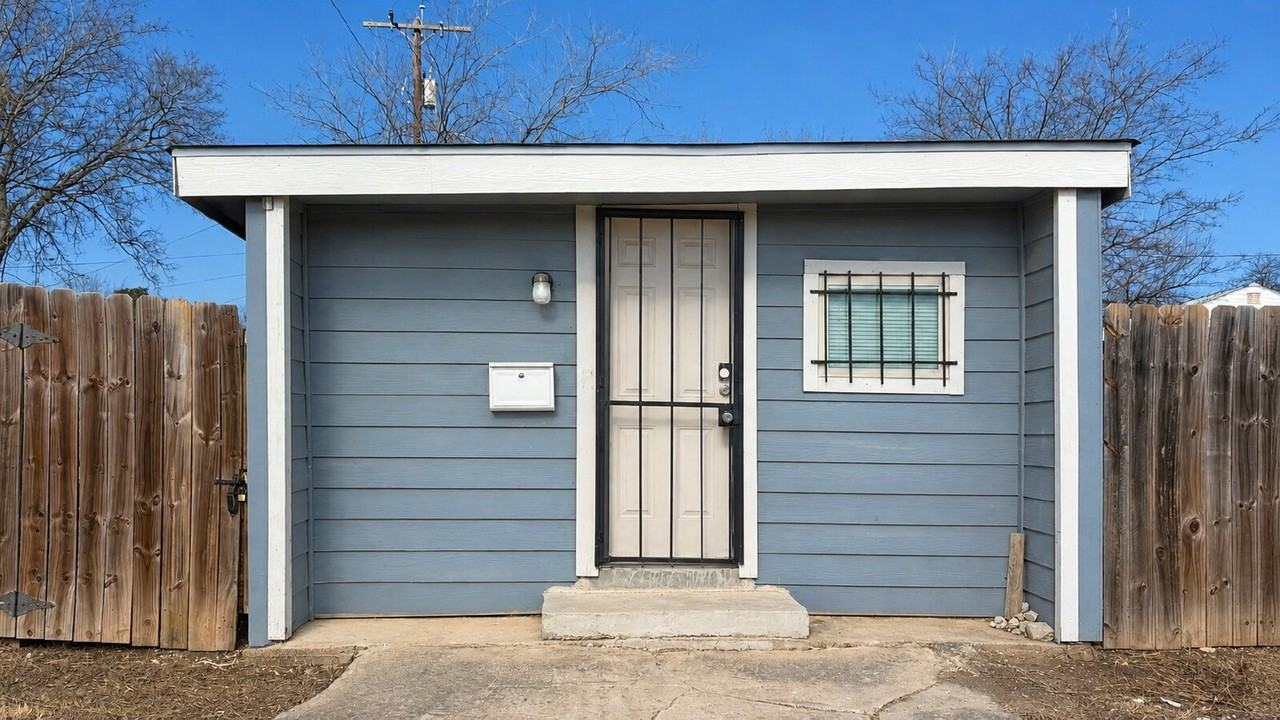 802 Alametos #B - Photo 2 of 9