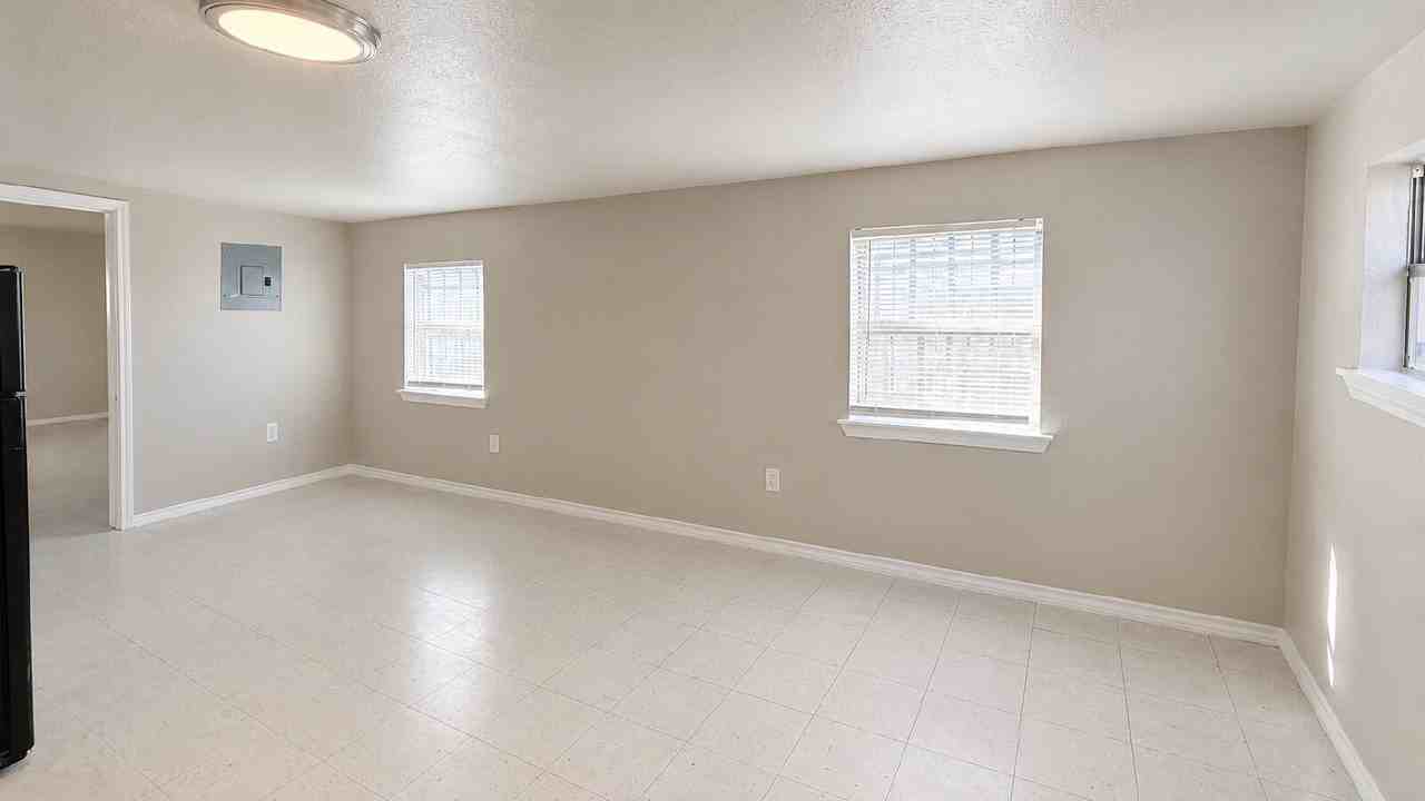 802 Alametos #B - Photo 7 of 9