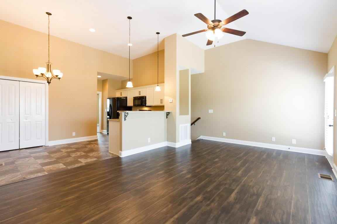155 Matheson Dr - Photo 4 of 13