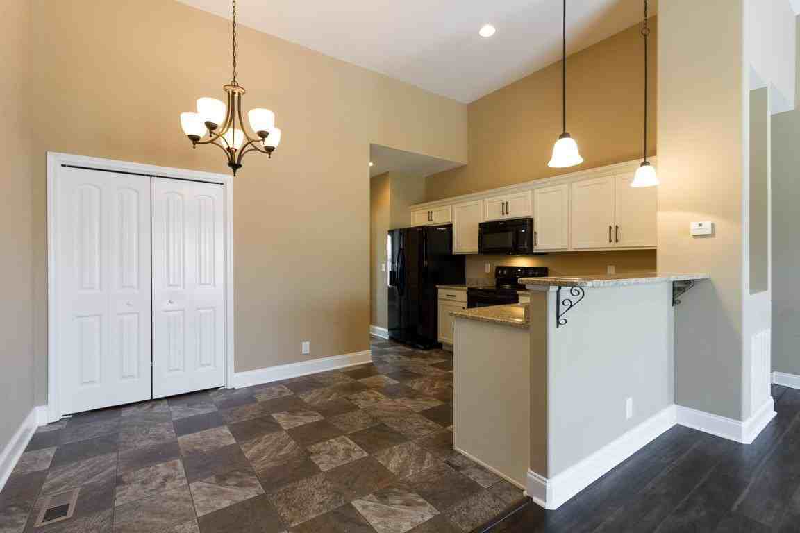 155 Matheson Dr - Photo 6 of 13
