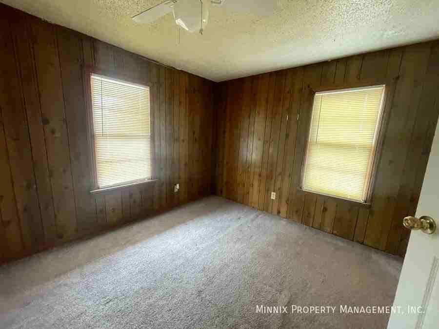 310 Sw 42nd Ave #C - Photo 3 of 6